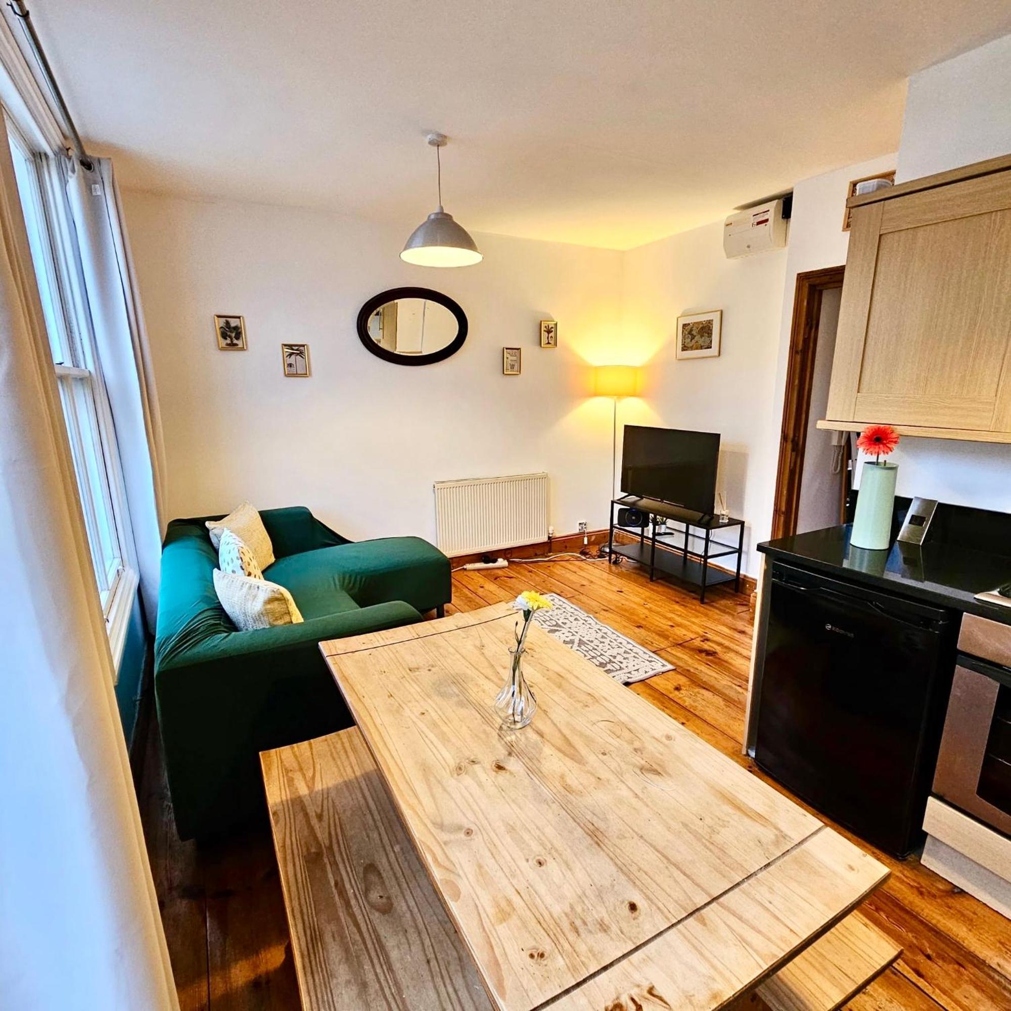 Lovely 1 Bed 2 Min To Station Apartment London