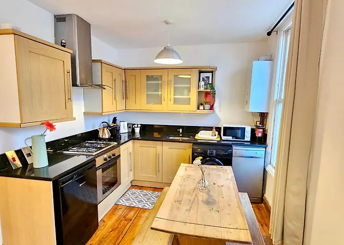 Lovely 1 Bed Apartment 2 Min To Station